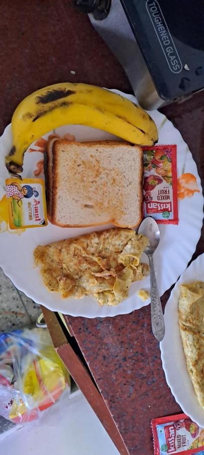 A Home Away From Home Kolkata Eksteriør bilde